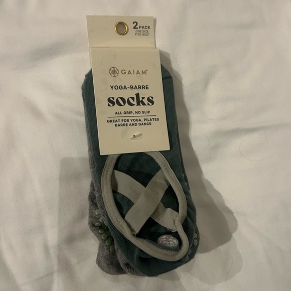 GAIAM Gray and Green Casual Socks Comfortable Ankle-Length Design - Picture 1 of 3